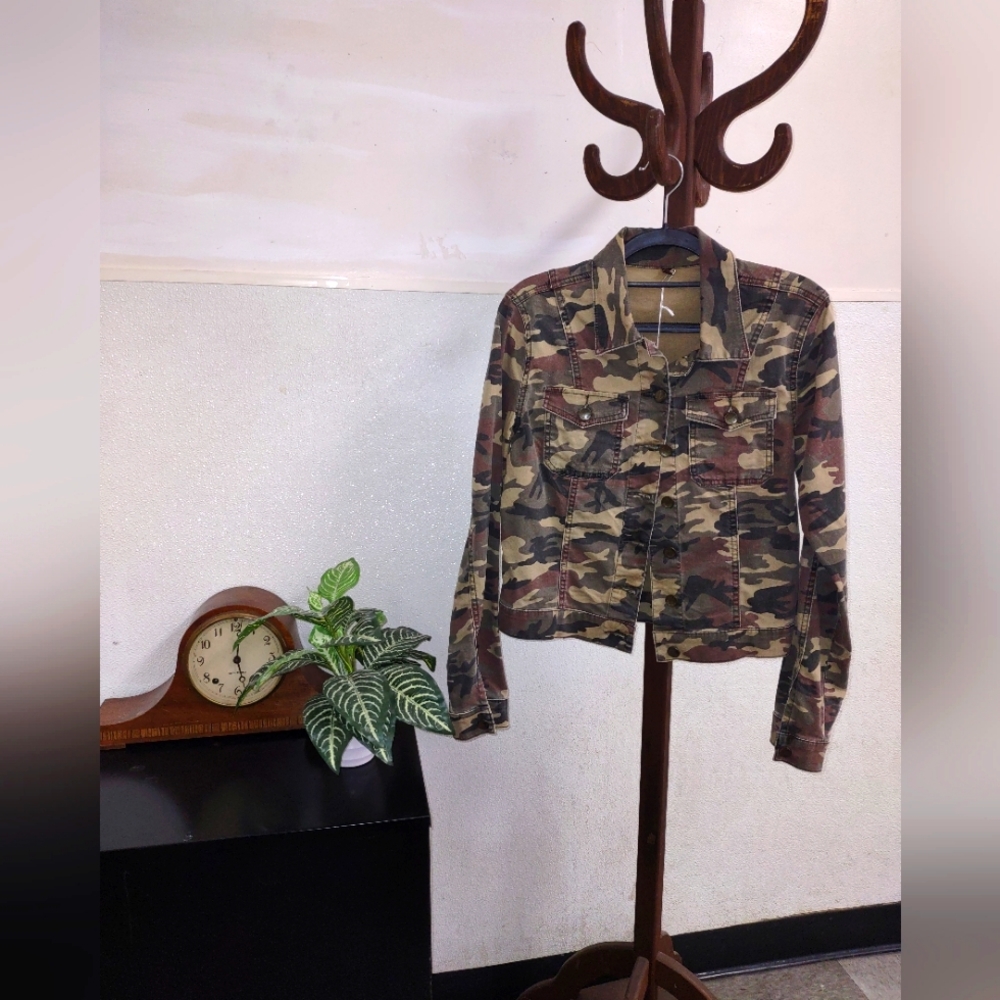 FITTED CAMO JACKET